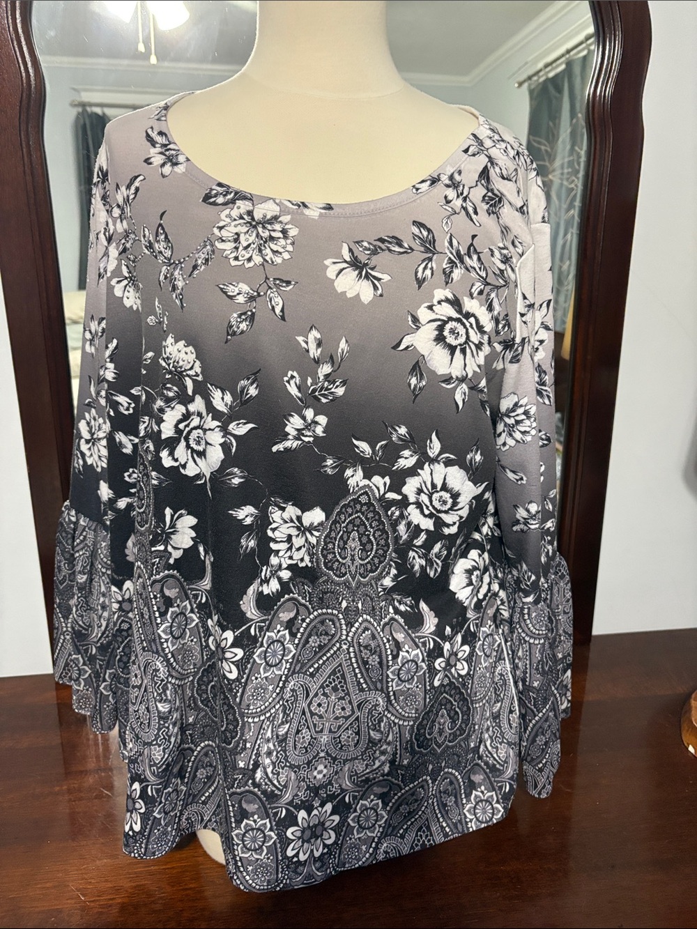 croft & barrow Black and Gray Floral Ombre Blouse - XL